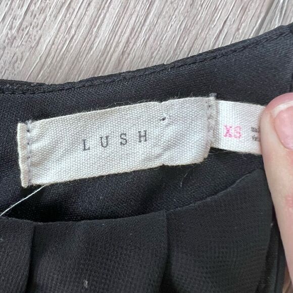 LUSH Women's Black Halter Pleated Chiffon‎ Skater Mini Blouson Dress Size XS - Picture 3 of 8